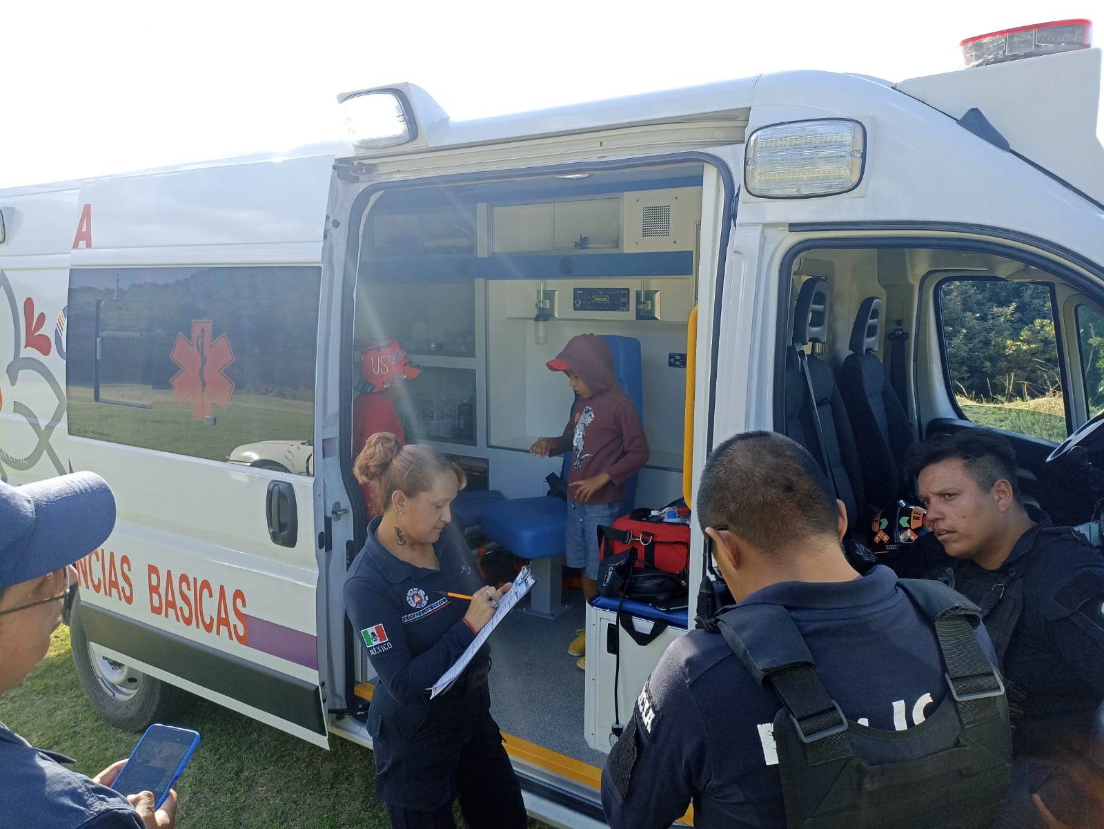 Por: Cortesía Rescatan a integrantes de una familia extraviados en el Cuatlapanga