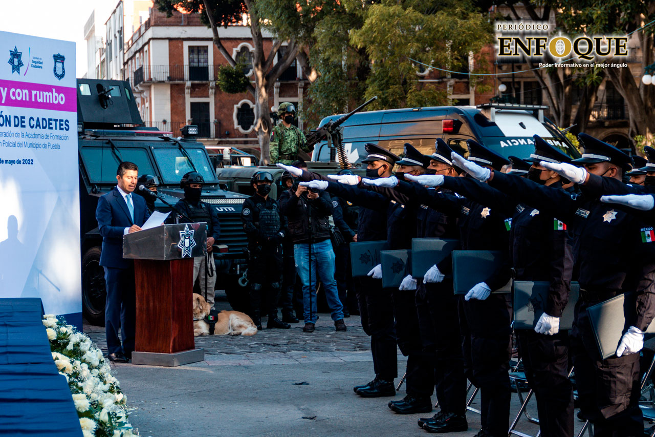 Por: Alex Muñoz Eduardo Rivera toma protesta a 79 nuevos elementos de la Policía Municipal