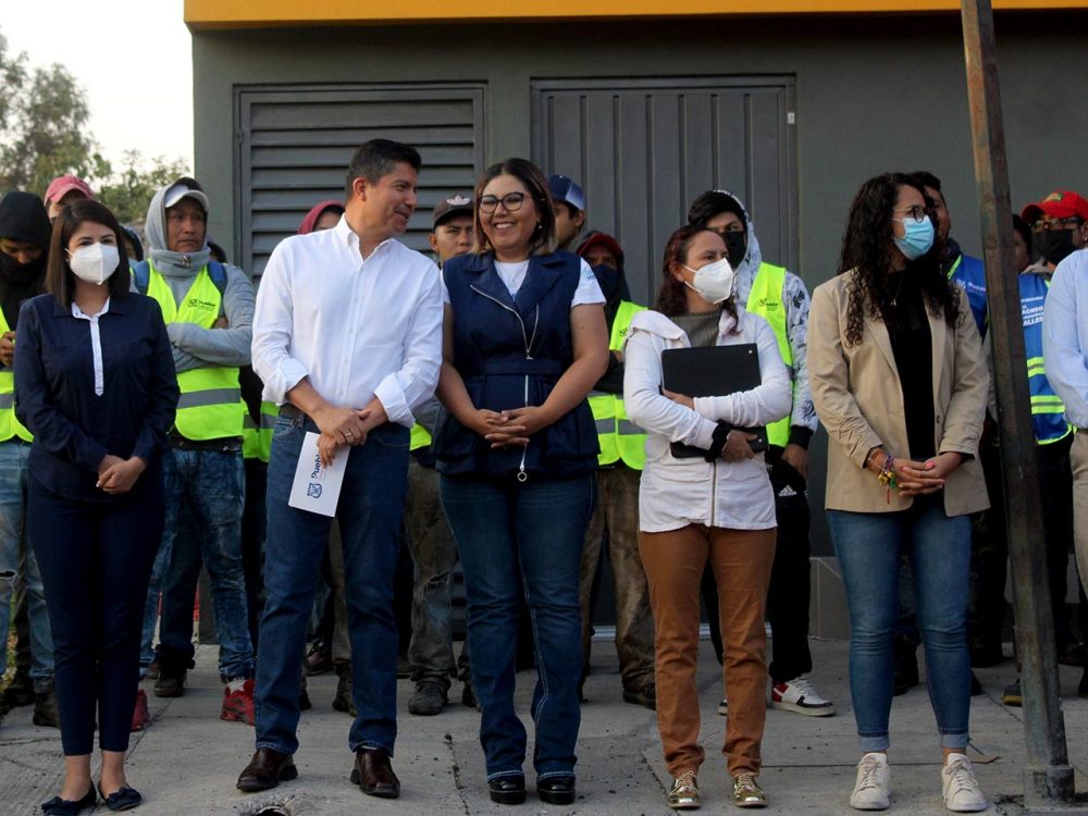 Por: Cortesía Genoveva Huerta reaparece en acto de Eduardo Rivera