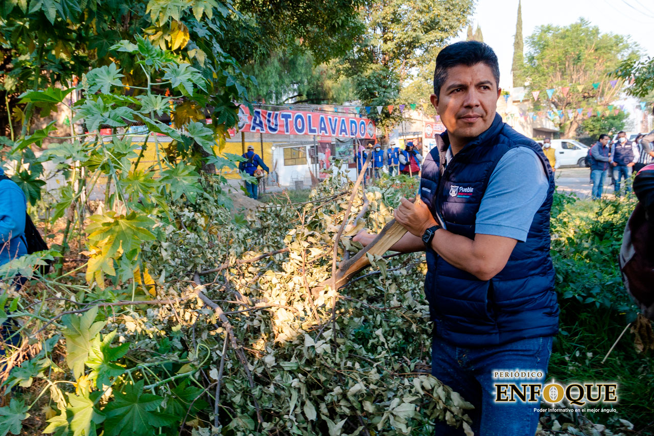 Por: Alex Muñoz Inicia Ayuntamiento jornada de limpieza urbana en el Bulevar Forjadores