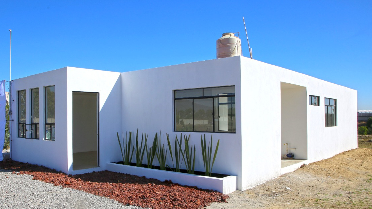 Por: Cortesía Los damnificados del Socavón de Juan C Bonilla ya radican en su nueva casa