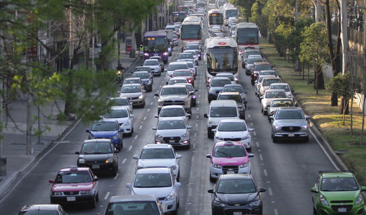 Por: Cortesía Doble hoy no circula en CDMX y Edomex; estos autos no transitan el sábado por contingencia ambiental