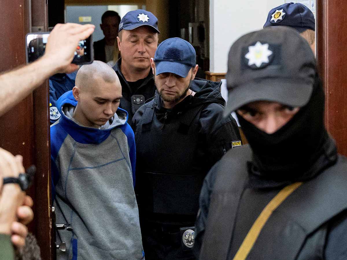 Por: Cortesía Es condenado a cadena perpetua primer soldado ruso juzgado por crímenes de guerra en Ucrania