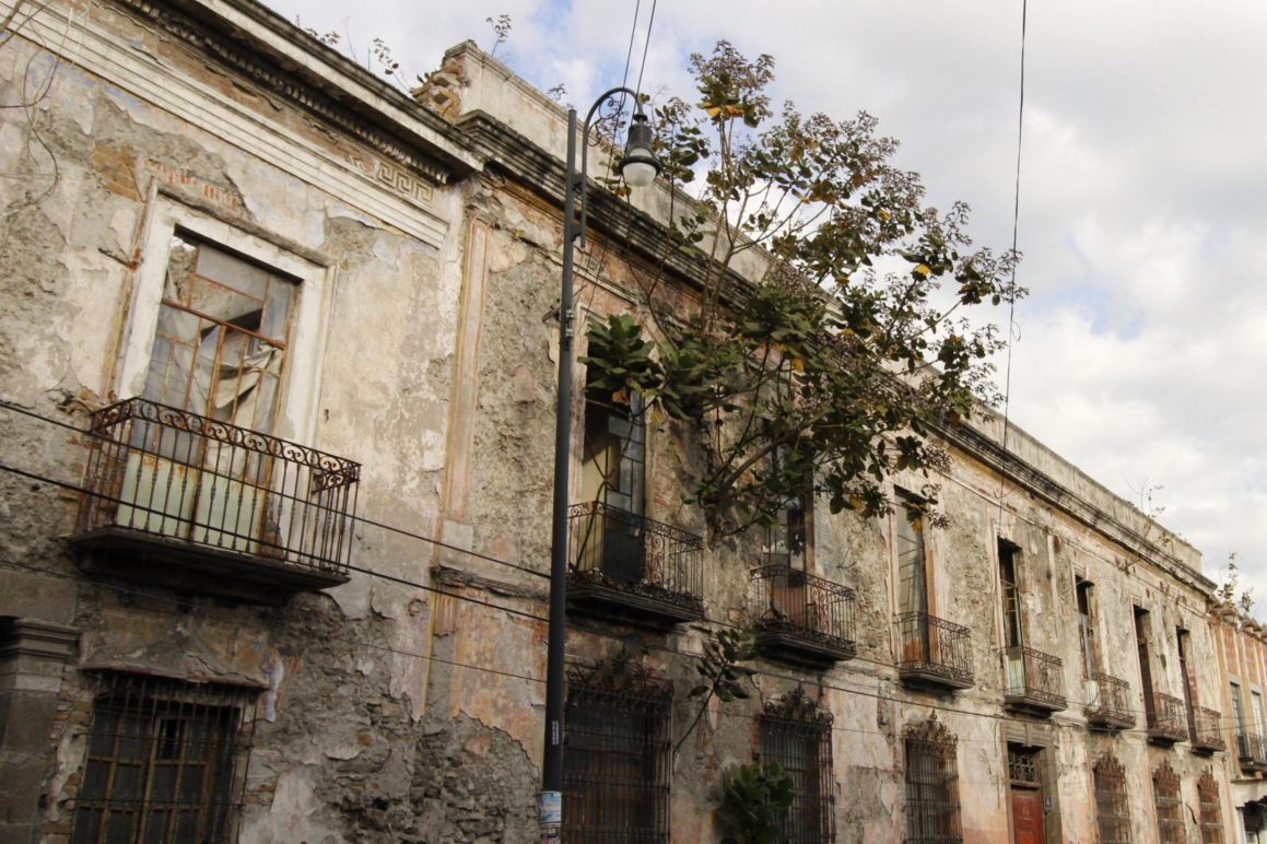 Por: Cortesía Identifican casonas del centro histórico que son un riesgo para peatones