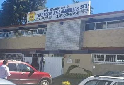 Padres de familia acusan a tesorera de internado por presunto fraude