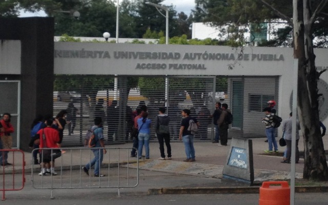 Por: Cortesía Liberan a estudiantes de la BUAP detenidos por robo; Barbosa celebra que se llegara a solución por acuerdos