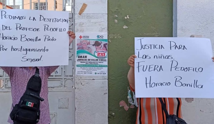 Por: Cortesía Tras denuncias de abuso sexual separan de su cargo a maestro de primaria en Texmelucan; padres exigen justicia