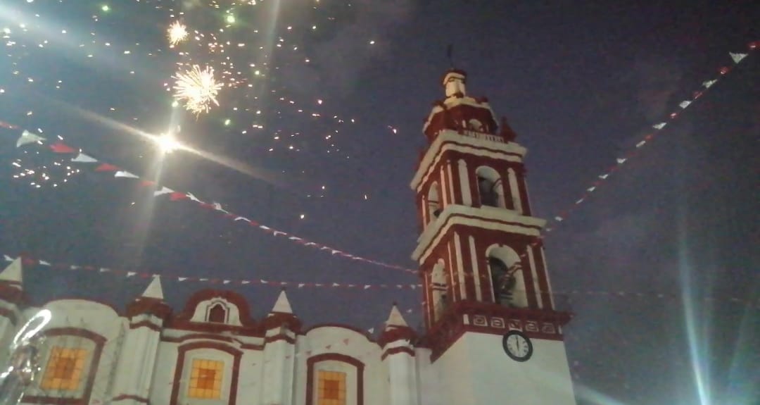 Sociedad cholulteca logra inaugurar reloj de la iglesia de San Pedro tras 45 años de silencio en su torre
