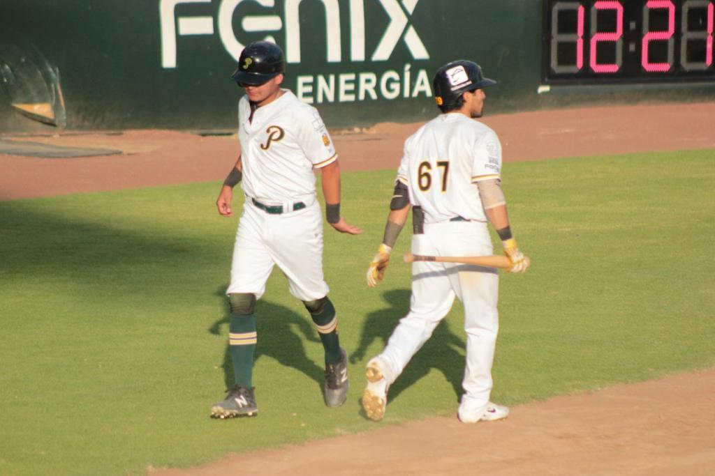 Por: Cortesía Pericos de Puebla exorcizó a Diablos en el parque Hermanos Serdán