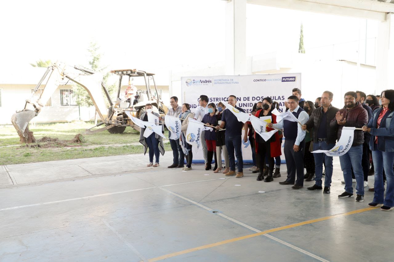 Arranca Mundo Tlatehui construcción de dos aulas de medios y domos en escuelas del municipio