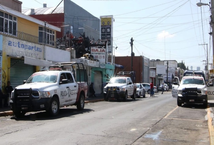 Por: Cortesía Gobierno estatal buscará expropiar 70 locales de la 46 Poniente por venta de refacciones robadas