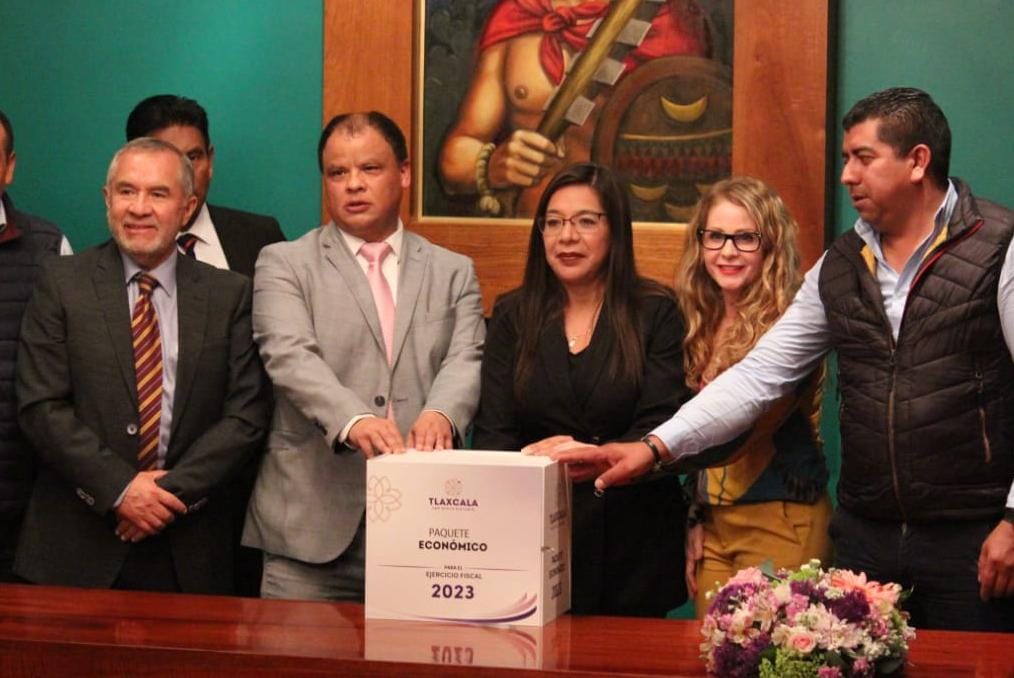 Entregan al legislativo Paquete Económico 2023