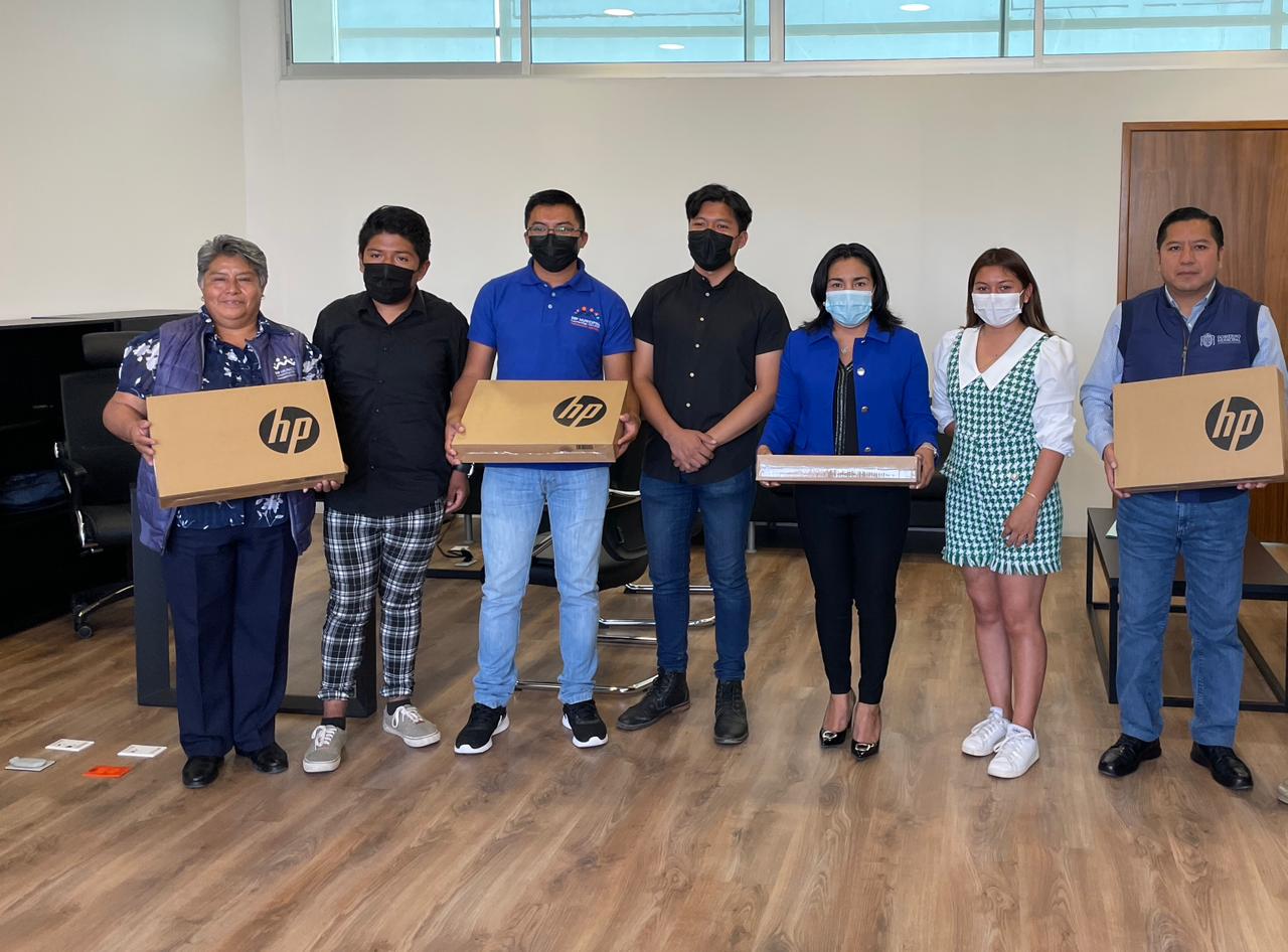 Por: Cortesía Lula Pineda Entregan premios a los ganadores del concurso “Premio al talento joven”