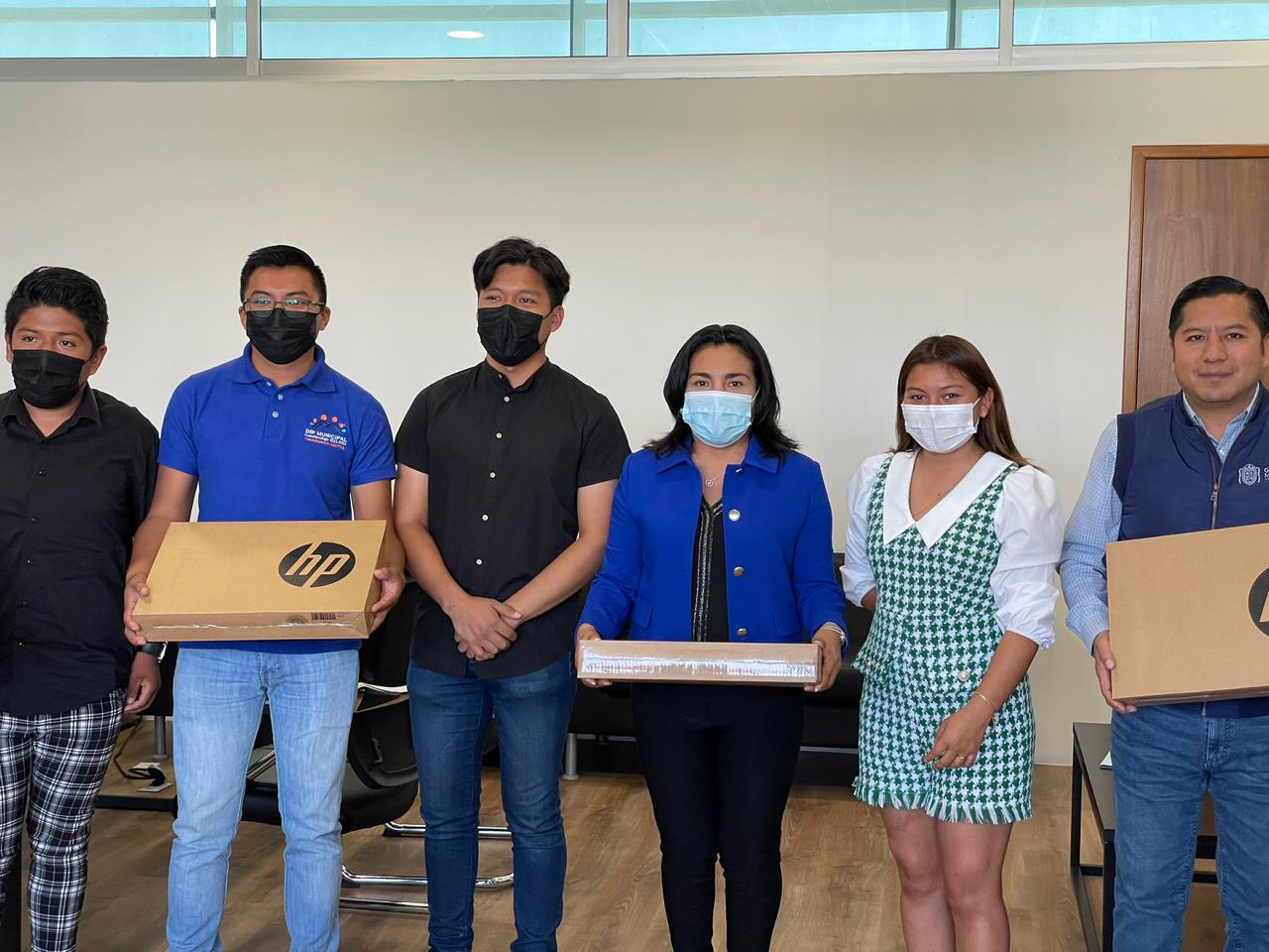 Entregan premios a los ganadores del concurso “Premio al talento joven” 