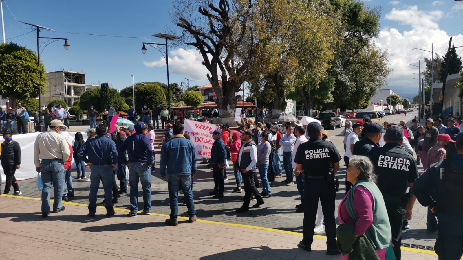 Por: Cortesía Se manifiestan en Teolocholco por corrupción de alcalde