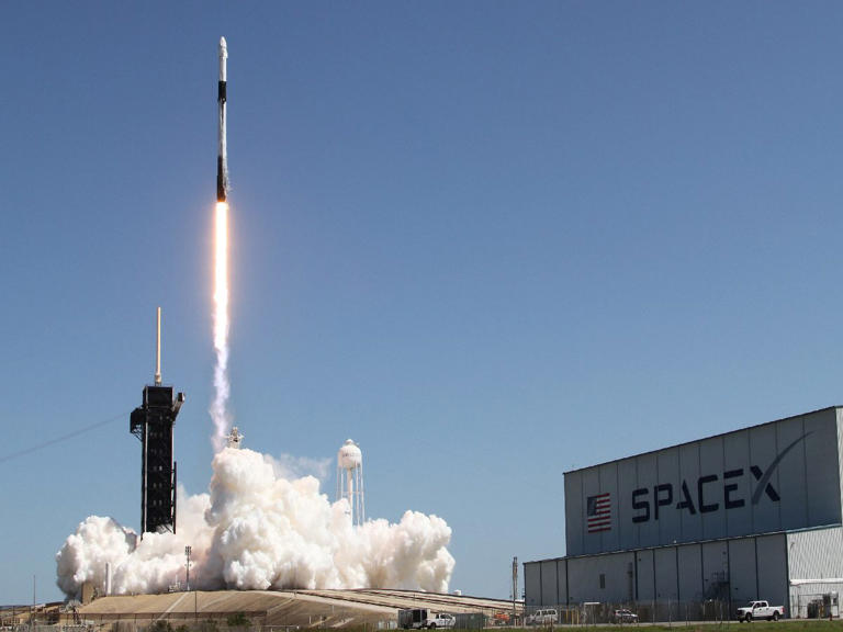 Por: Cortesía SpaceX lanza cohete Falcon Heavy, el más poderoso del mundo