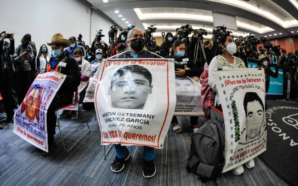 Por: Cortesía “Tumban” expertos informe de la Comisión para la Verdad en caso Ayotzinapa por inconsistencias