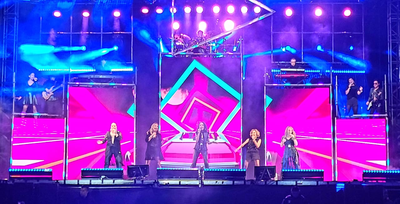 Cimbran FLANS y pandora el teatro del pueblo de la “gran feria Tlaxcala 2022”