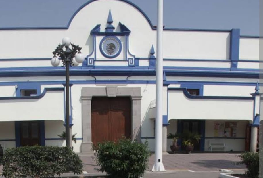 Por: Cortesía Lula Pineda Trabajadores del San Andrés Cholula tienen asegurado su aguinaldo: Edmundo Tlatehui