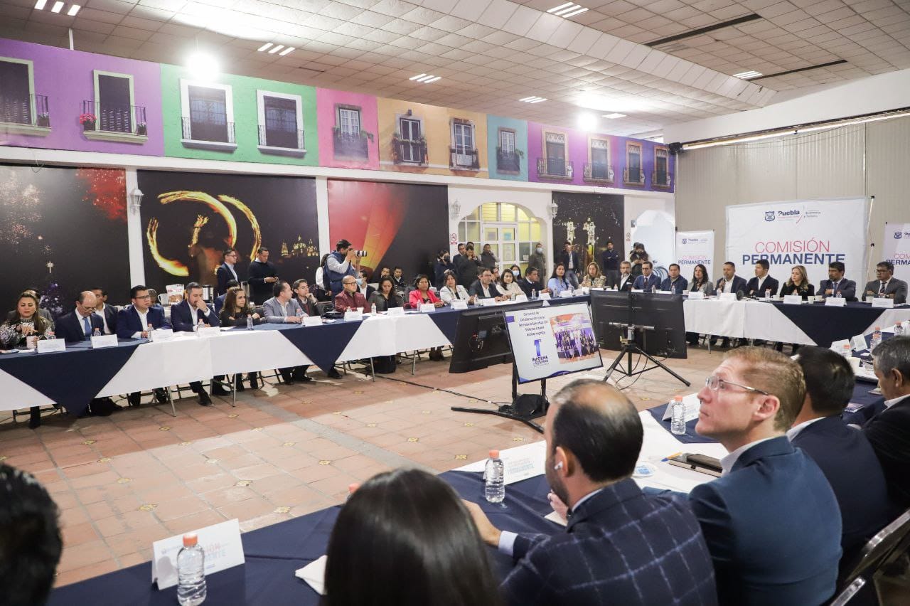 Por: Cortesía Lula Pineda Recibe Edmundo Tlatehui a integrantes de la Comisión Permanente por Puebla