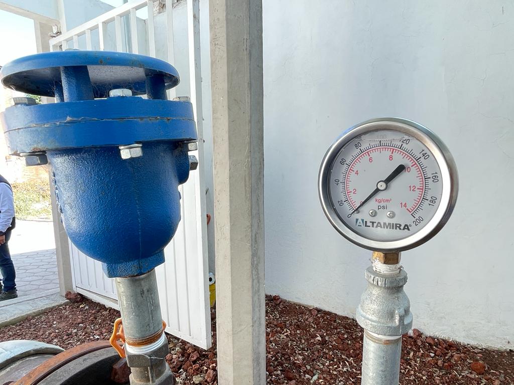 Por: Cortesía Lula Pineda Filomeno Sarmiento Torres entrega el equipamiento del pozo 3 de Sanctorum