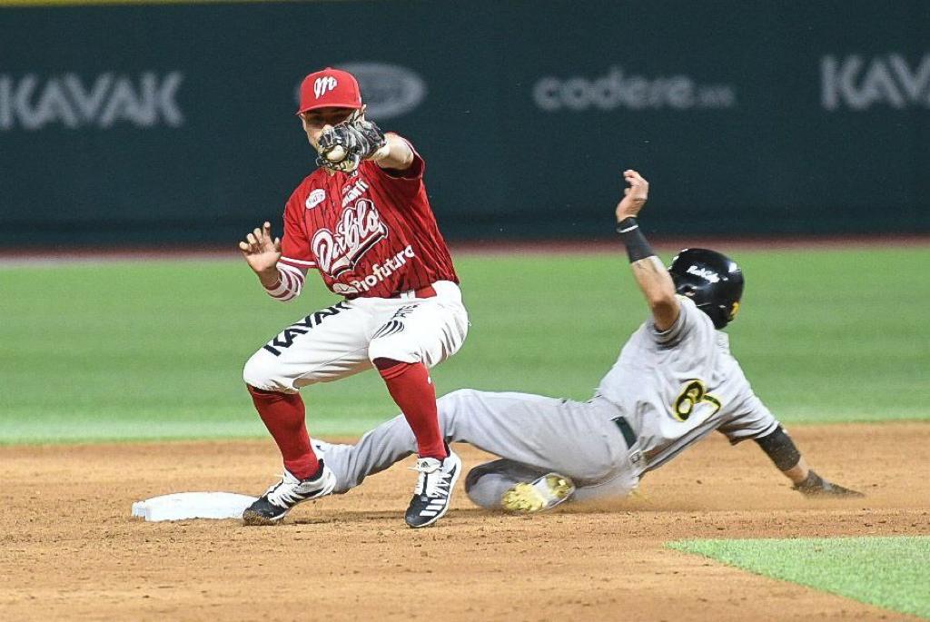 Por: Cortesía Pericos fue apaleado por Diablos-Guerreros