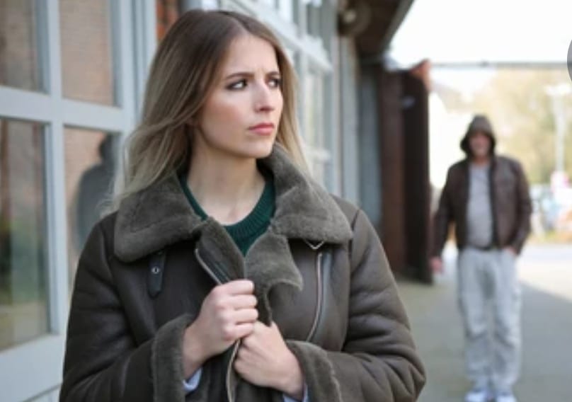 Paola Angon busca sancionar acoso callejero a mujeres