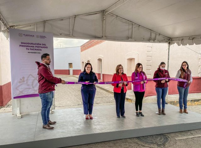 Por: Cortesía En Sanctórum, inaugura gobernadora programa “pintando tu fachada”