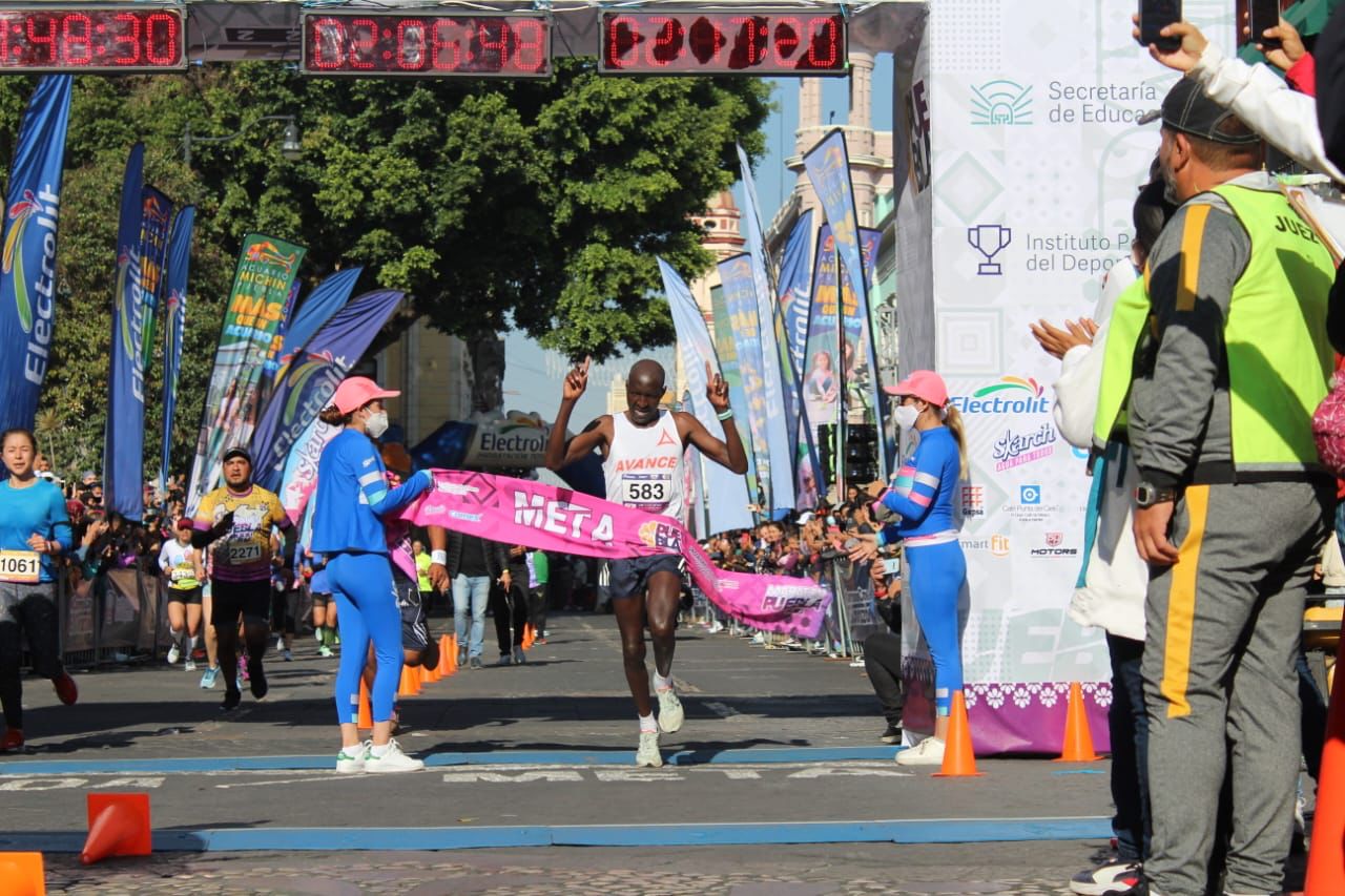Por: Cortesía Otra vez el Maratón de Puebla fue para Kenia