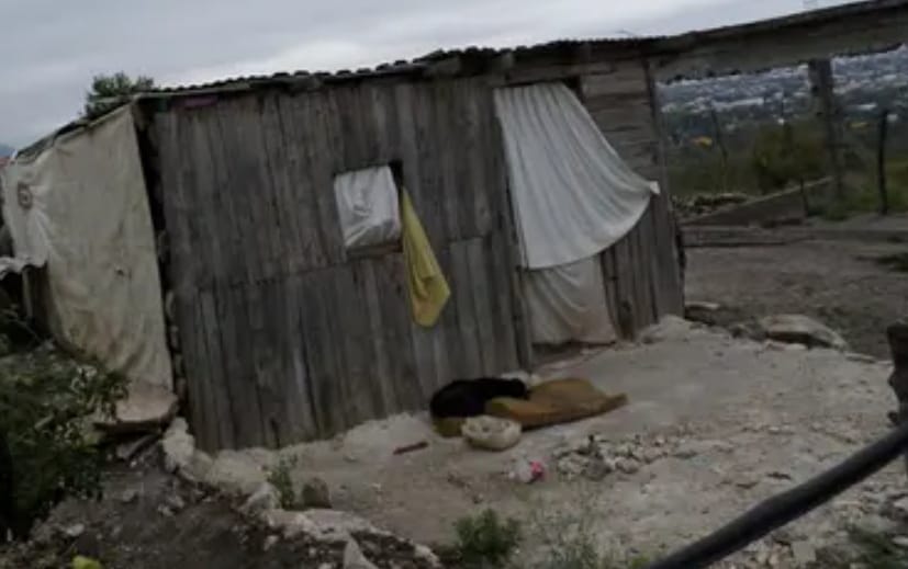 Cierra Juan C. Bonilla con la construcción de 50 viviendas para familias de muy bajos recursos