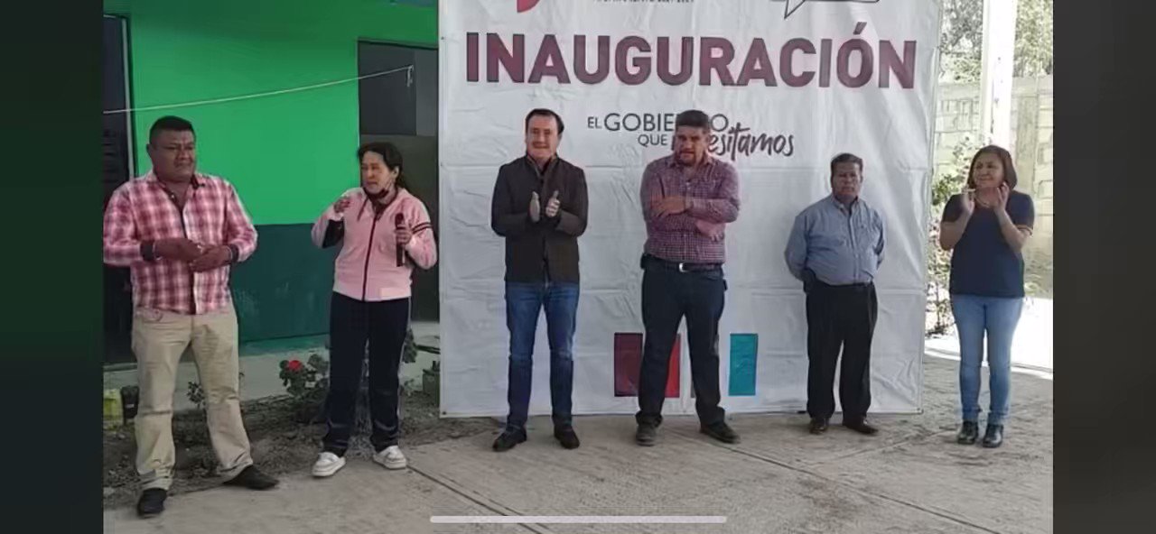 Por: Cortesía Edil de Tecamachalco confunde matraca con balazos y sale corriendo de inauguración