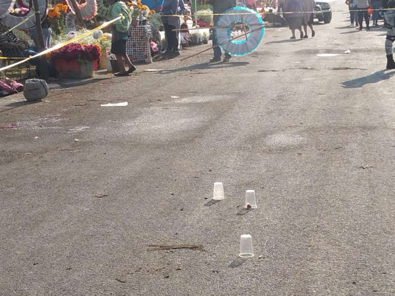 Por: Cortesía Asesinan a balazos a hermanos frente a panteón en Michoacán