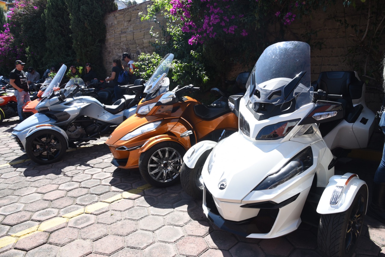 Ayuntamiento de Tlaxcala recibe a motoclub para realizar rodada turística en la capital