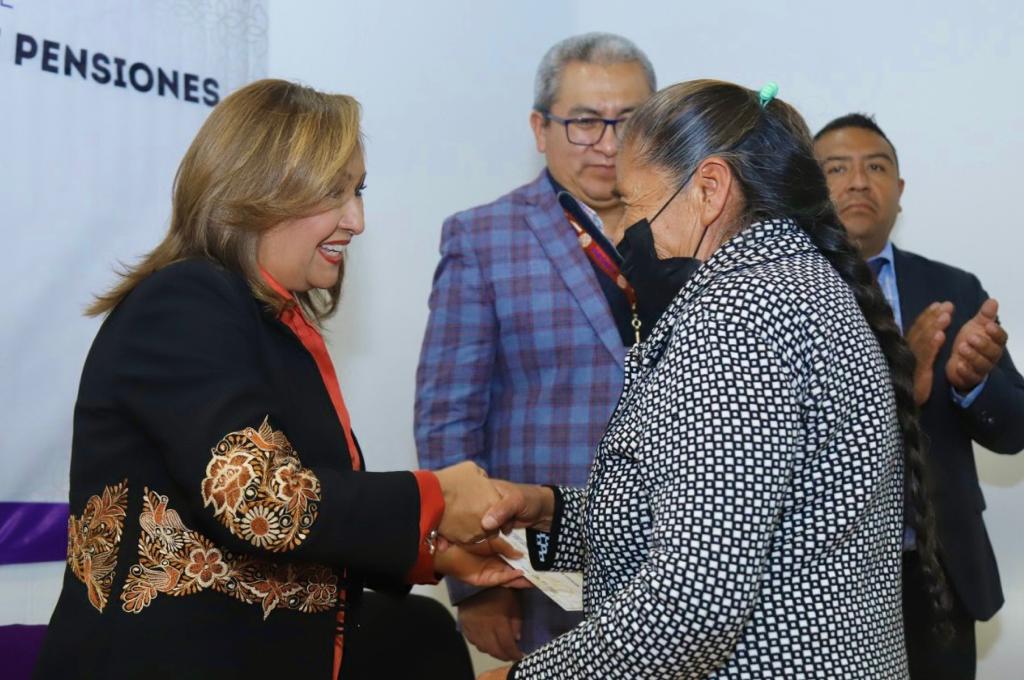 Por: Cortesía Entrega gobierno estatal pensiones a jubilados en lista de espera