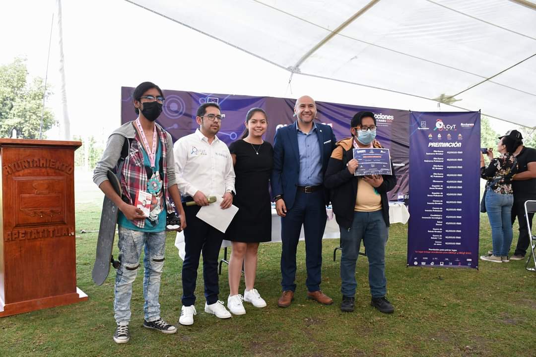 Ganan alumnos de la UPTx en olimpiada latinoamericana