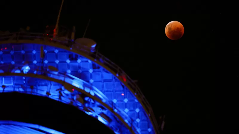 127549703 luna chile.png