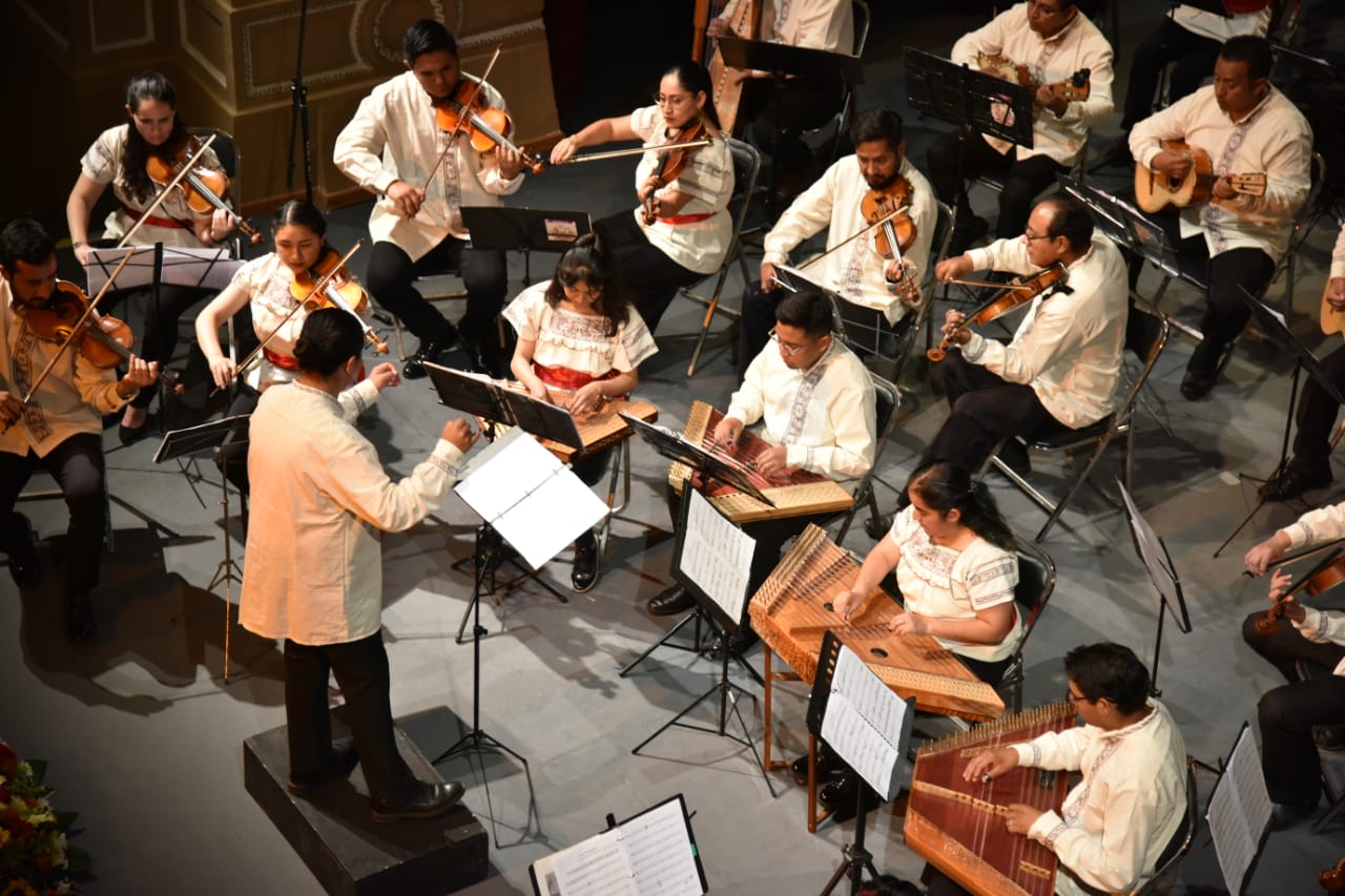 Se presenta la Primera Orquesta Típica de Tlaxcala en el Teatro Xicohténcatl