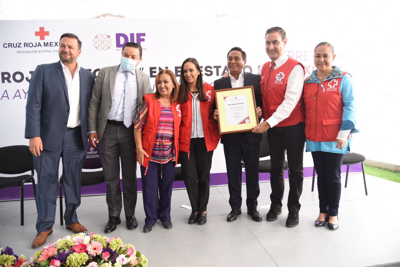 Alcalde de Tlaxcala es reconocido por la Cruz Roja Mexicana