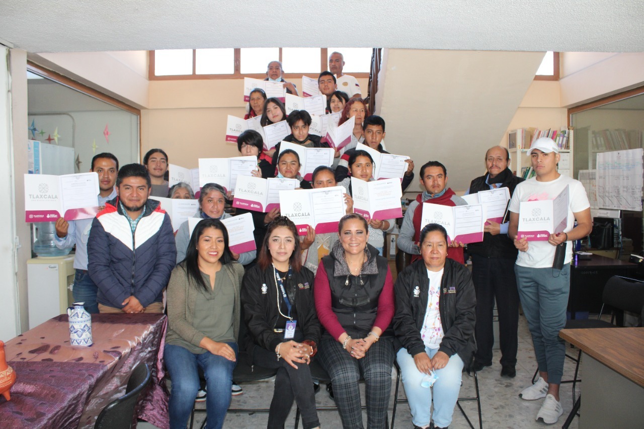 Entregó ITEA 23 certificados de nivel básico