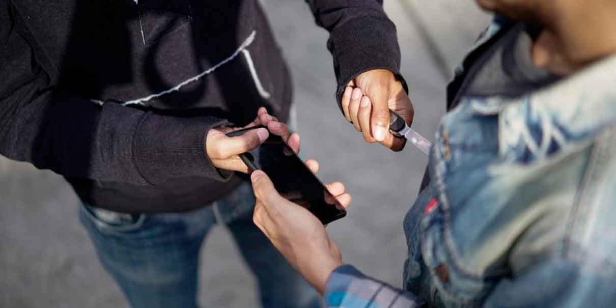 Por: Cortesía Vendedores de celulares robados en el Centro Histórico están perfectamente organizados: SEGOM