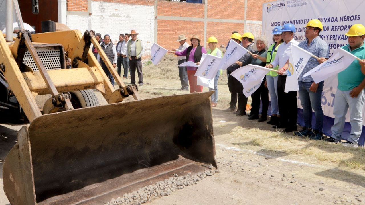 Por: Cortesía En San Andrés Cholula; iniciaron las labores de adoquinamiento en privadas de San Rafael Comac
