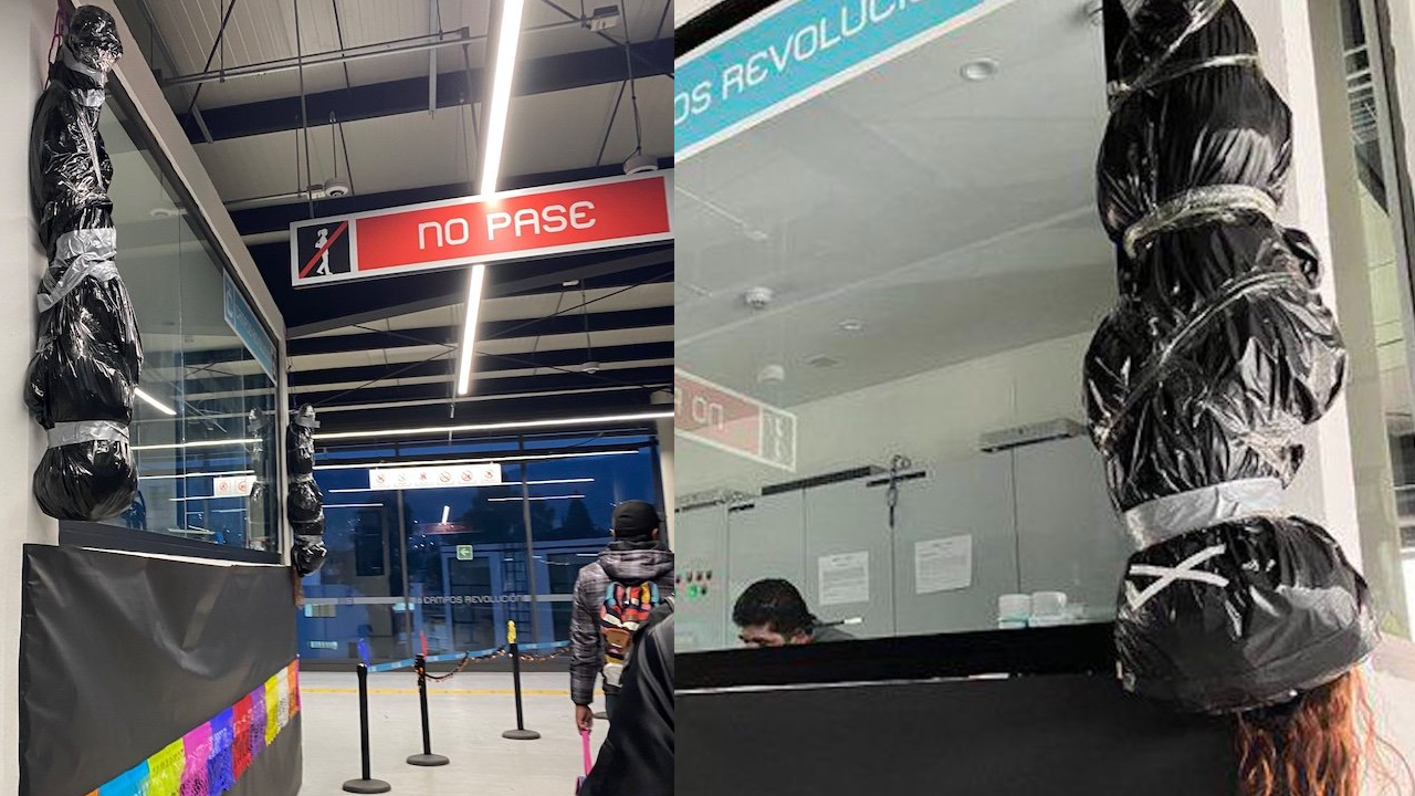 Por: Cortesía Adornan el cablebús de la CDMX con “cadáveres embolsados”