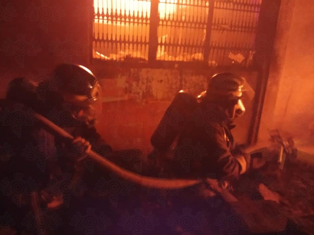 Por: Cortesía Fabrica de veladoras sufrió un fuerte incendio en Texmelucan