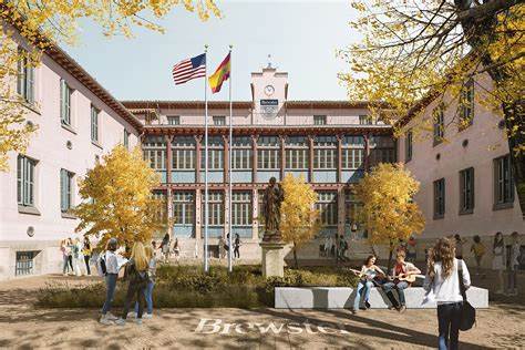 El Ayuntamiento de Madrid ordena el cierre del colegio americano Brewster en Chamberí