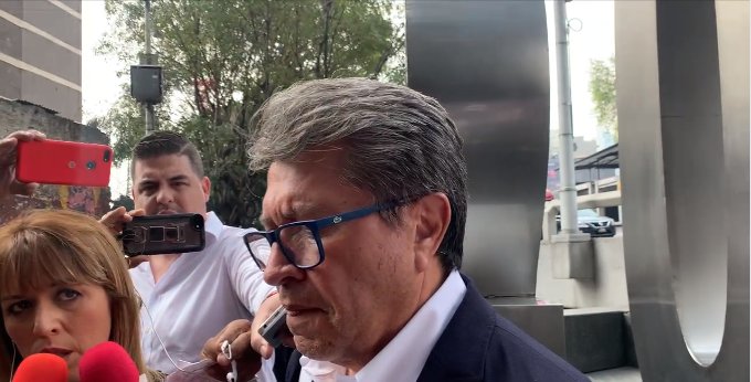 Acude Ricardo Monreal a la FGR para presentar denuncia contra Layda Sensores