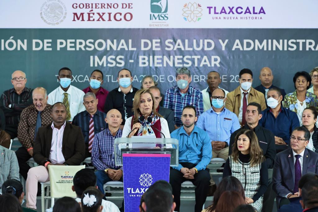 Por: Cortesía Entregó gobernadora Lorena Cuéllar 300 bases a personal de salud y administrativo de IMSS-BIENESTAR