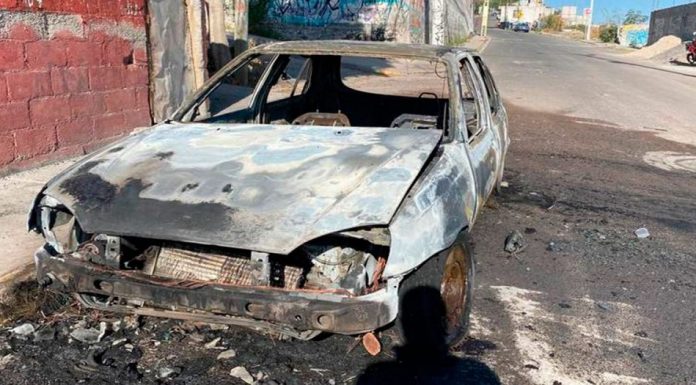 Por: Cortesía Detienen a mujer por incendiar auto con su pareja dentro,  la víctima fue calcinada en su totalidad