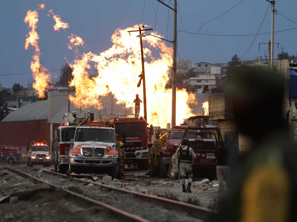 Por: Cortesía Colonias del norte están en zonas de riegos por ordeña de ductos de Pemex