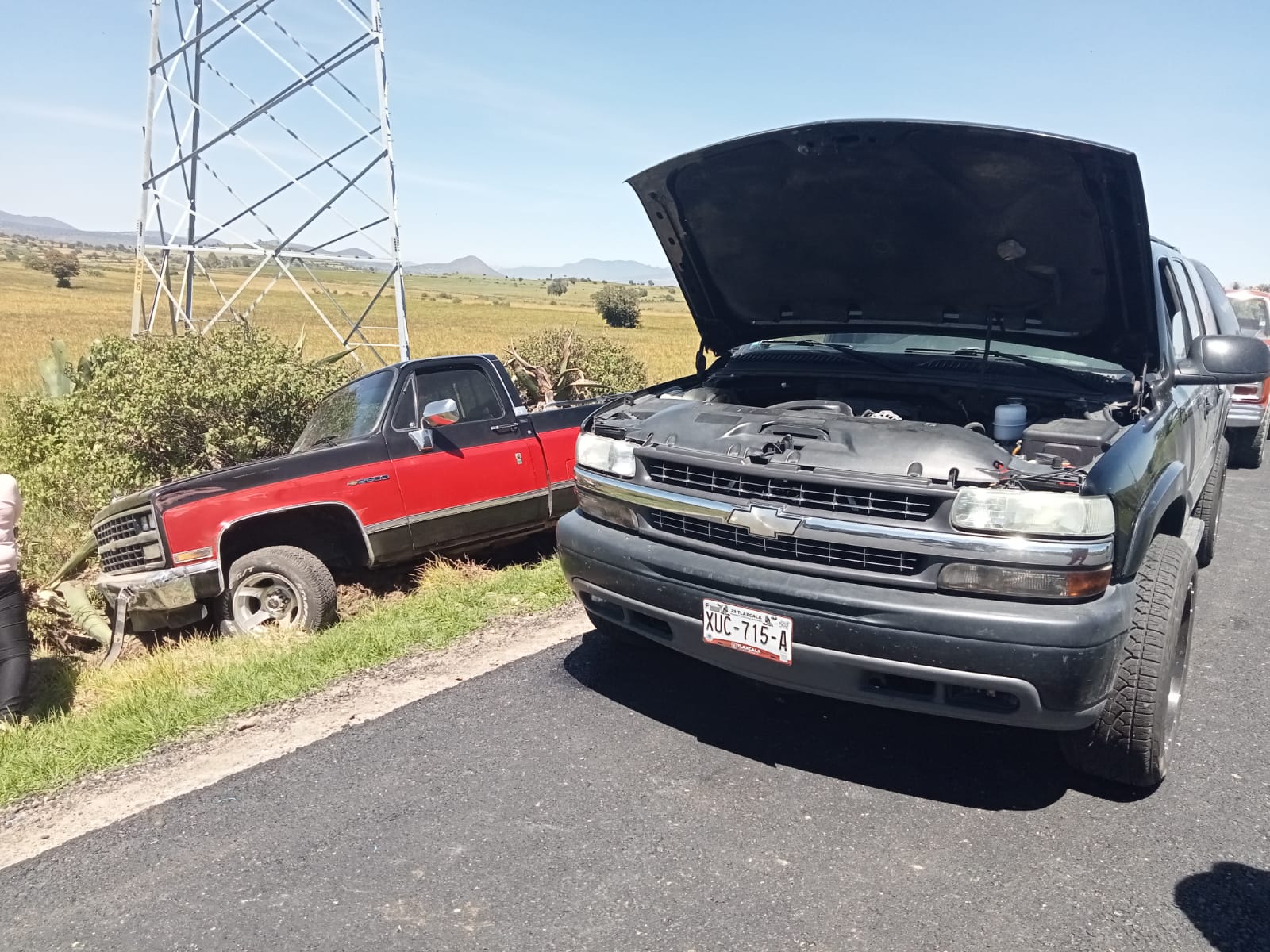 Por: Cortesía Conductor choca contra camioneta que transportaba santo patrón de San Marcos Guaquilpan, en Calpulalpan