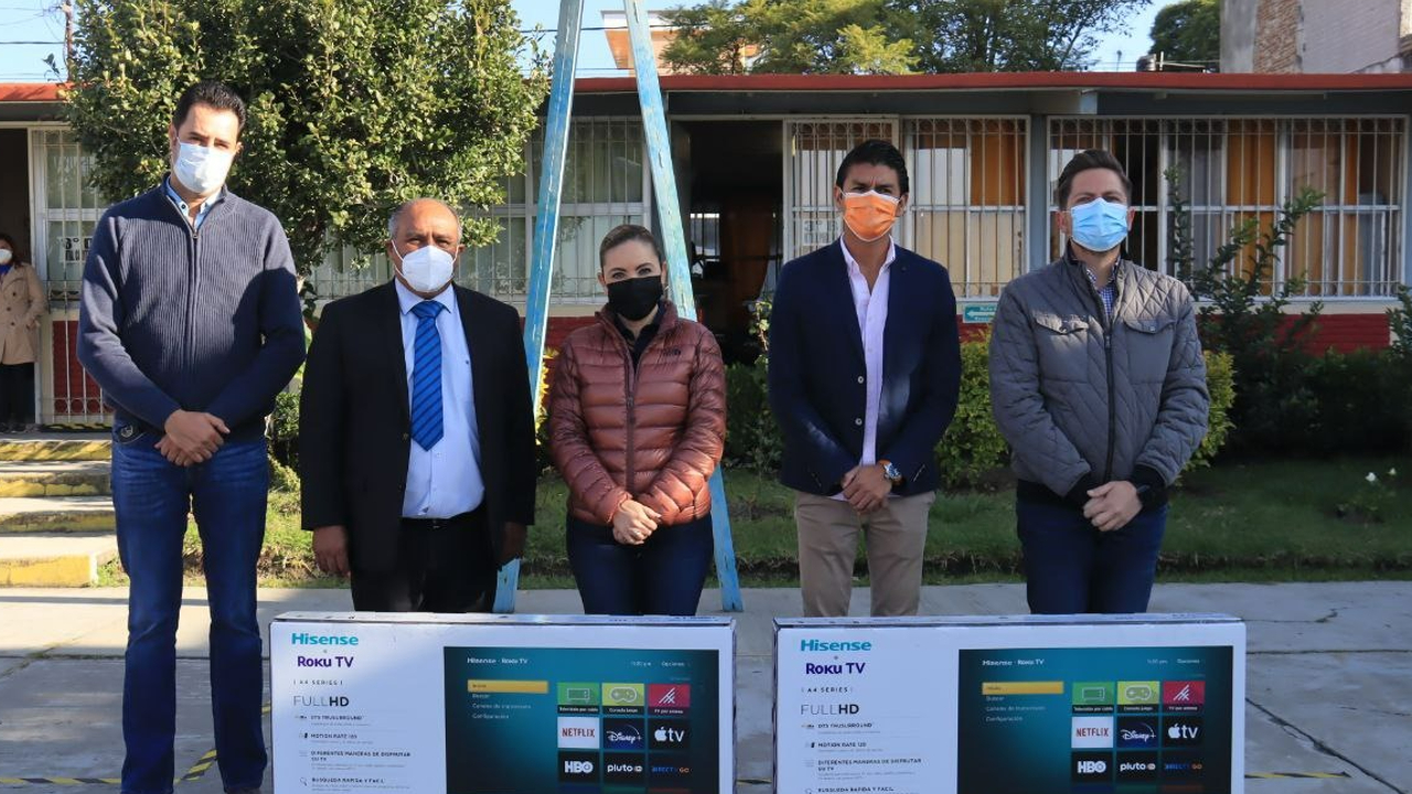 Por: Cortesía Ayuntamiento de San Pedro Cholula hizo entrega de material didáctico a la telesecundaria “Juan Blanca Espinosa”